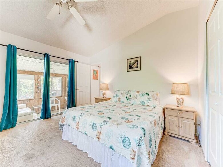 Mermaid Retreat, 2 Bedrooms, Canal Front, Sleeps 6