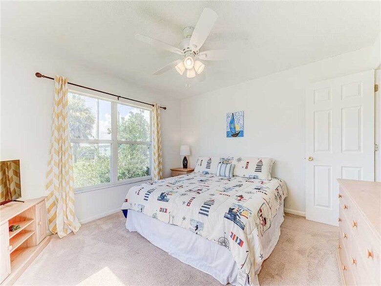 Mermaid Retreat, 2 Bedrooms, Canal Front, Sleeps 6