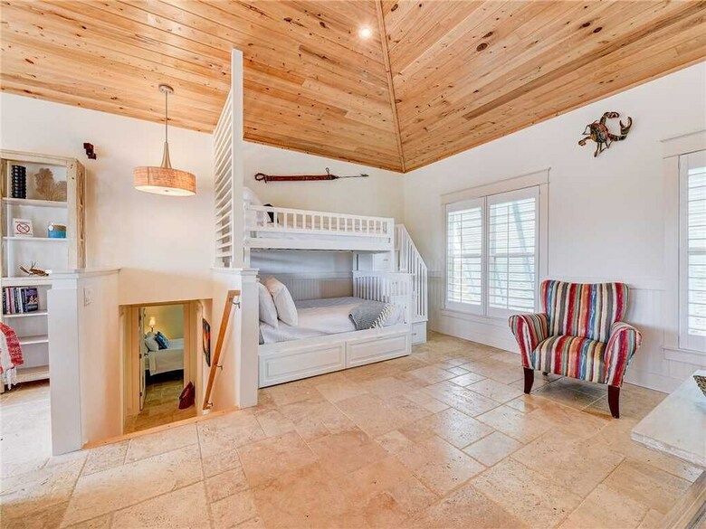 Sea Spray Beach House, 5 Bedrooms, Private Pool, Sleeps 17