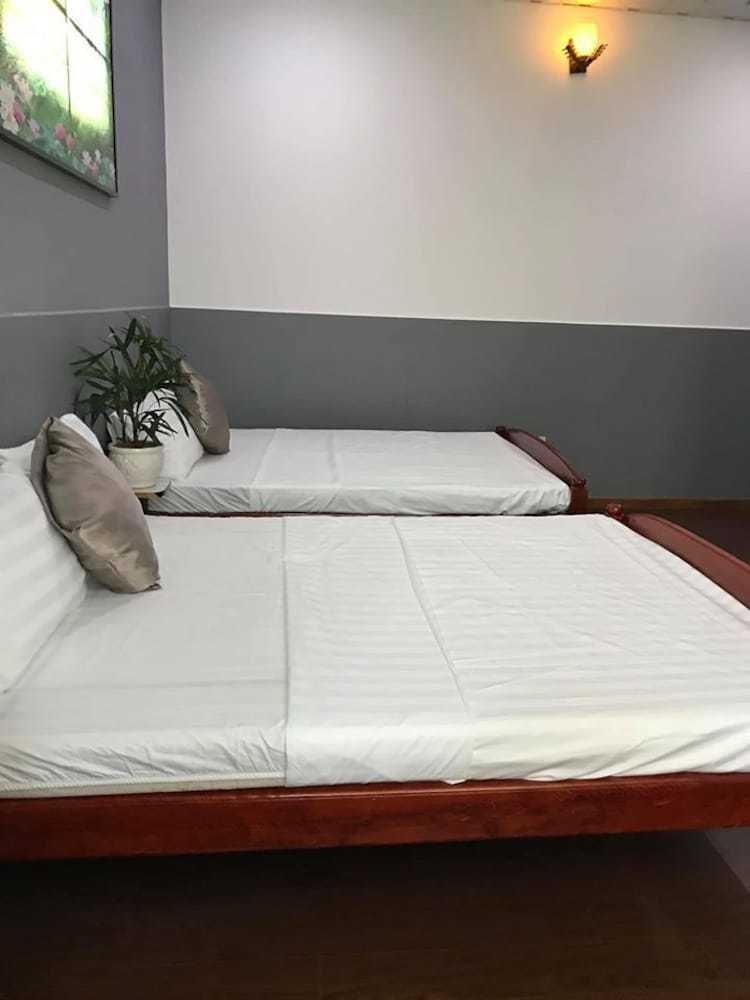 Nguyen Phuc Hotel