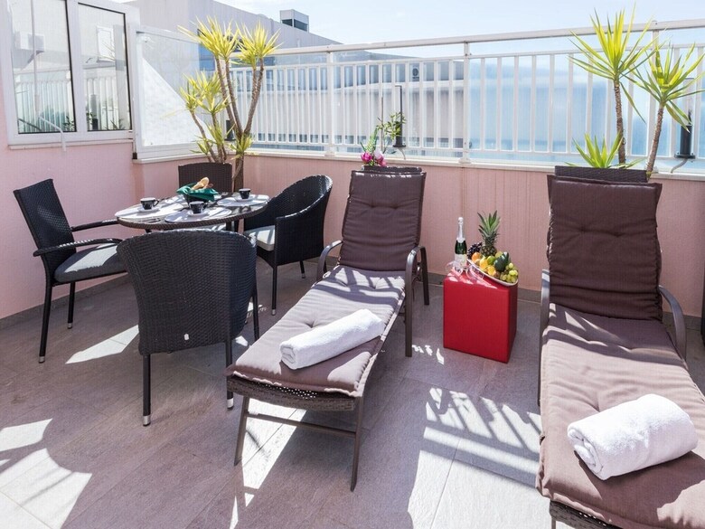 Apartments Rose Pool