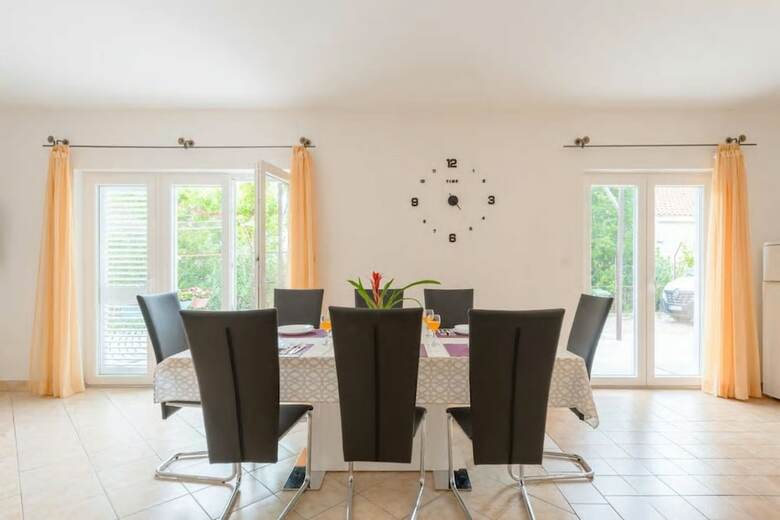 Holiday Home More