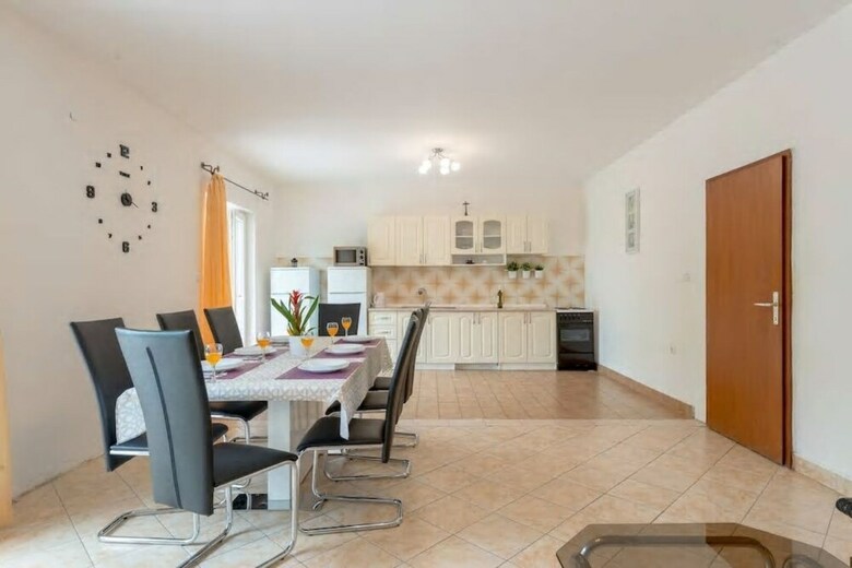 Holiday Home More