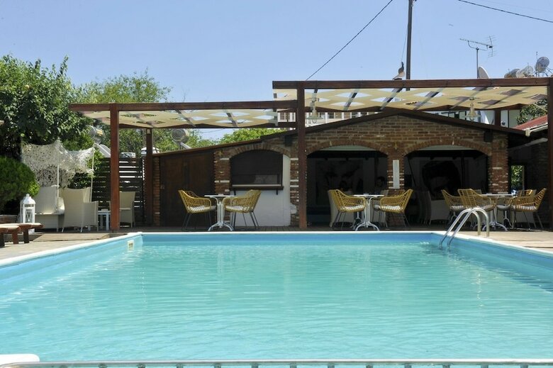 Aparthotel Yalis Studios
