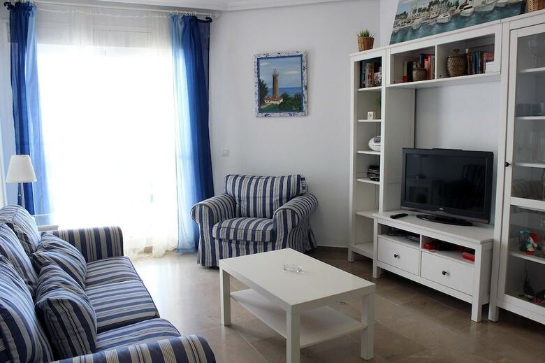Apartamentos El Faro 2
