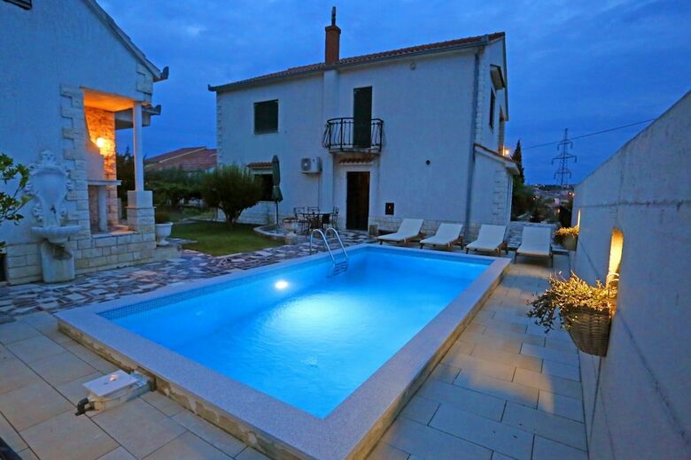 Apartment Ana With Private Pool