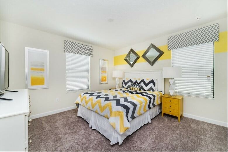 Luxury Lake View 8 Br Villa With Games Room