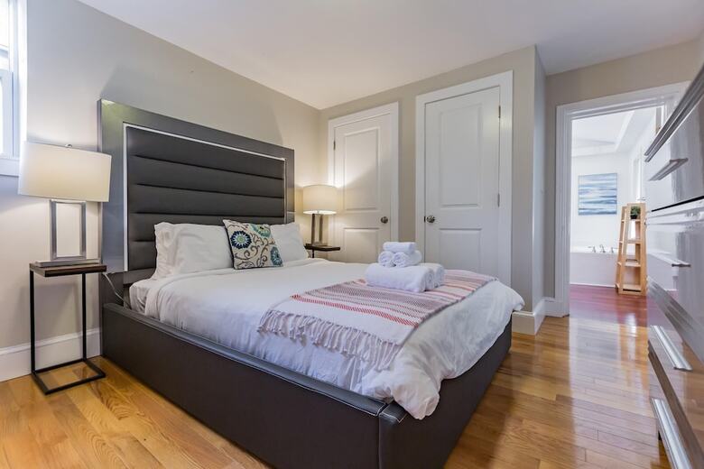 Apartamento 1215 E Columbia
