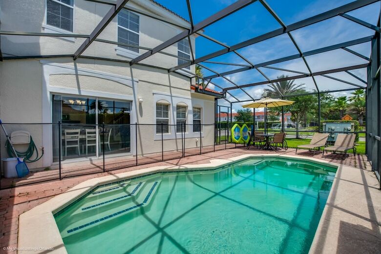 4 Bed Town Home With Full Size Pool Close To Disne