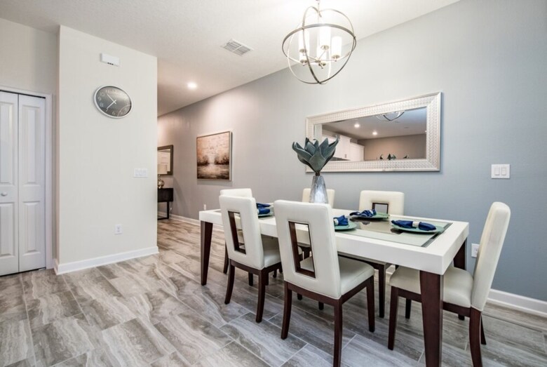 Villa 9043dd00