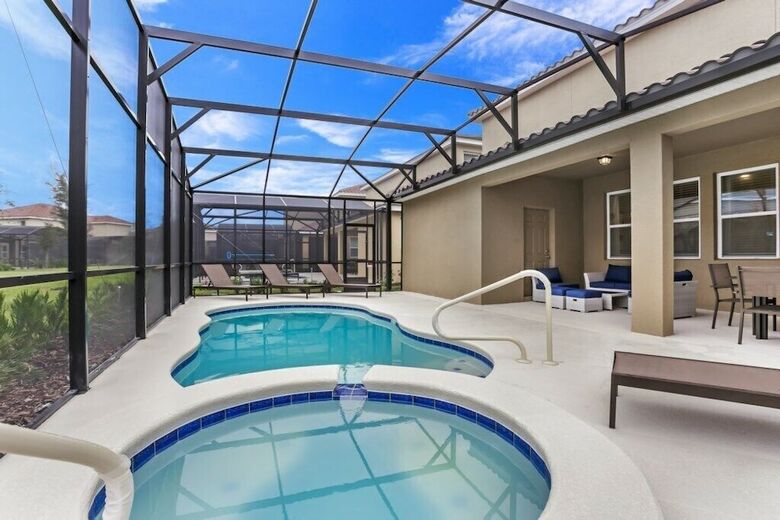 7028oakwood