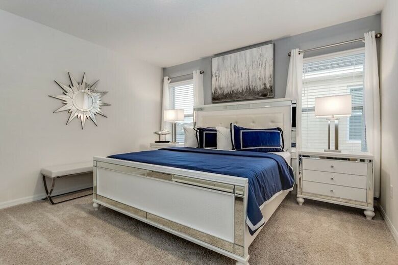 7028oakwood