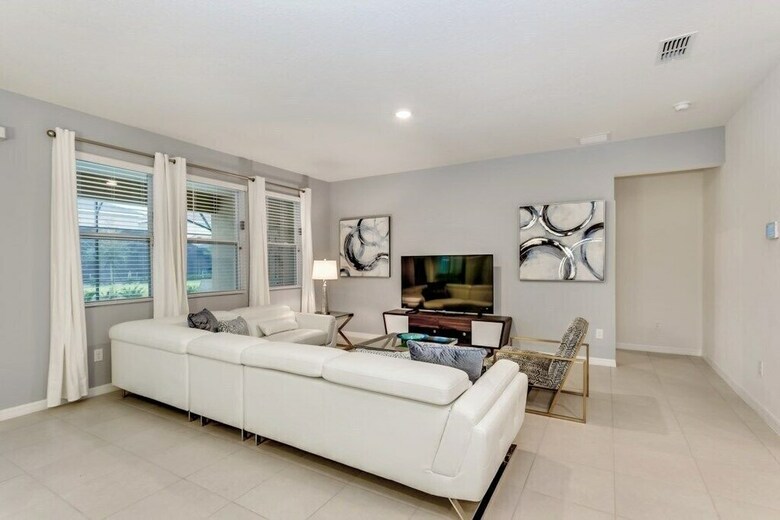 7028oakwood