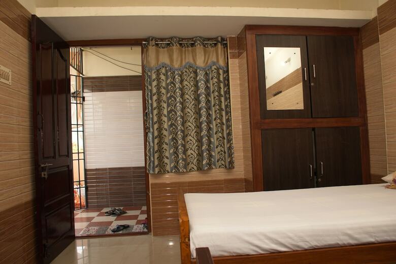 Hotel Ulo Raj Residency