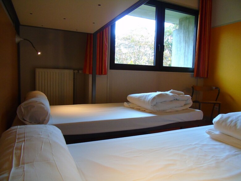Hostal Cis de Champagne - Hostel