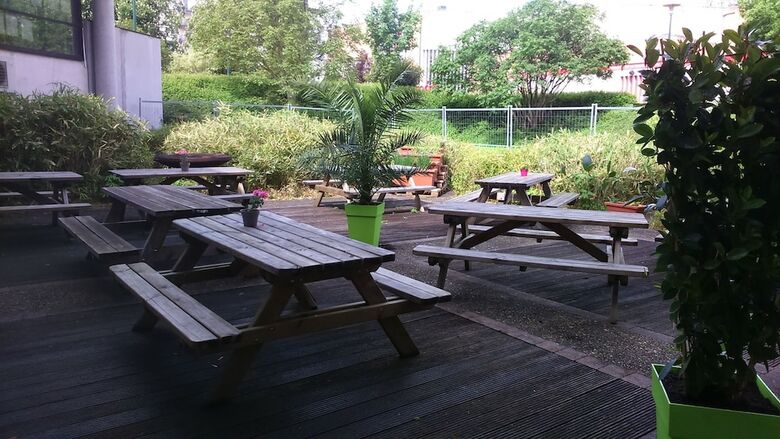Hostal Cis de Champagne - Hostel