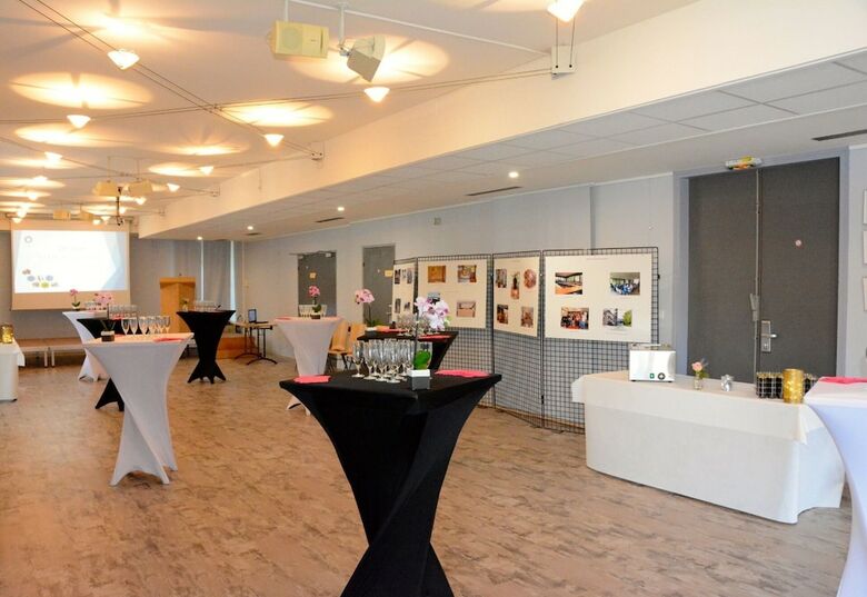 Hostal Cis de Champagne - Hostel