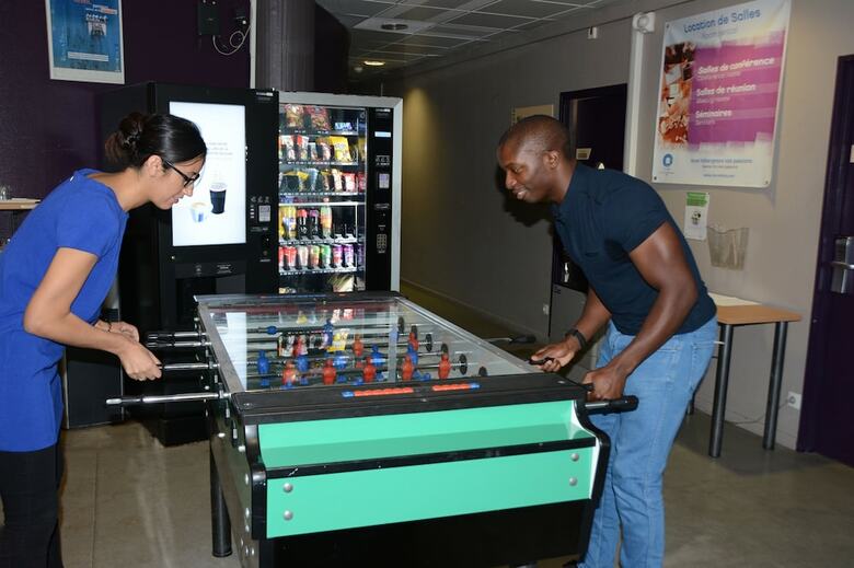 Hostal Cis de Champagne - Hostel
