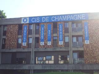 Hostal Cis de Champagne - Hostel