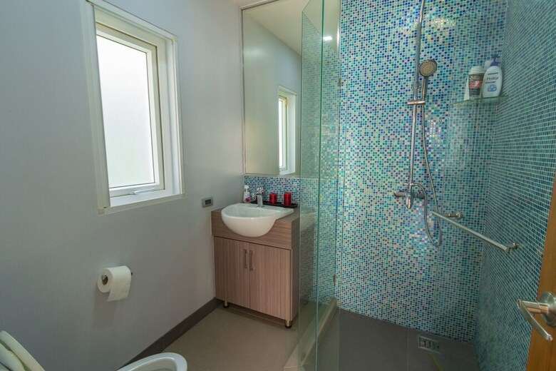 Luxury 5 Bedroom Pool Villa Js