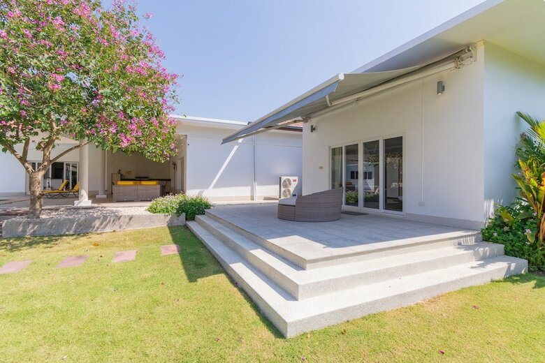 Luxury 5 Bedroom Pool Villa Js