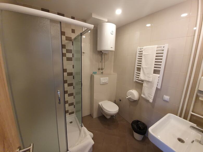 Hotel Premium Crown Suites