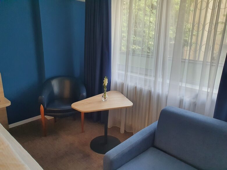 Hotel Premium Crown Suites
