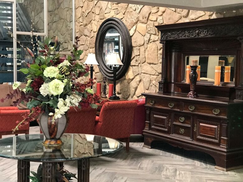 Hotel Hub City Inn