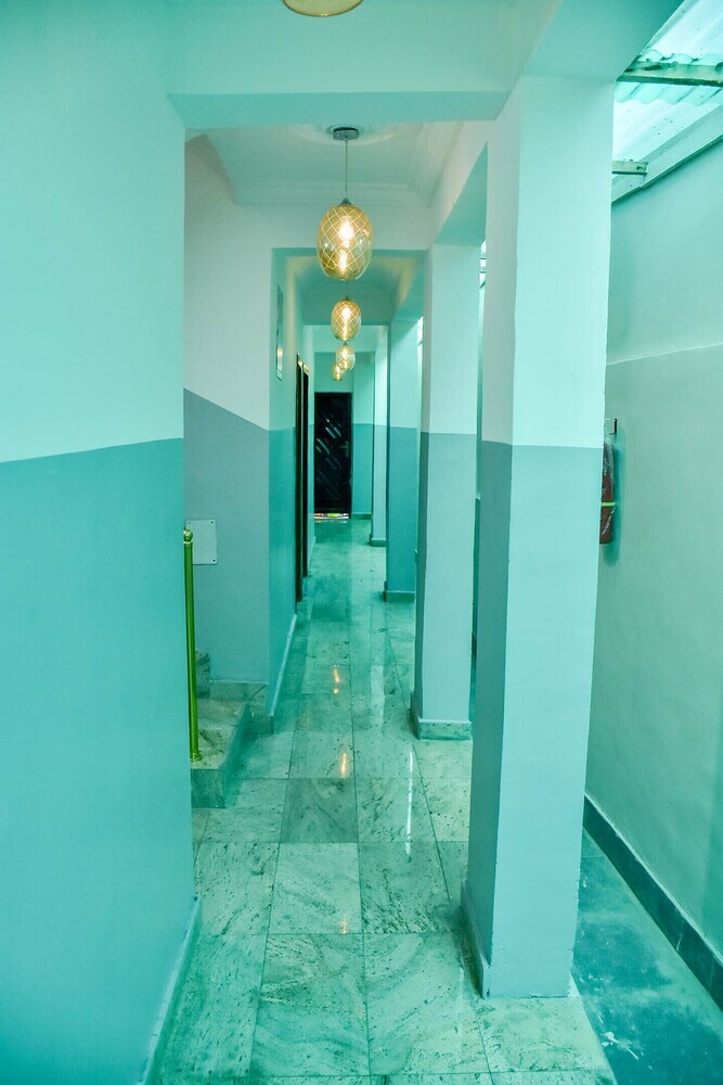 Thrivemax Hotel And Suites