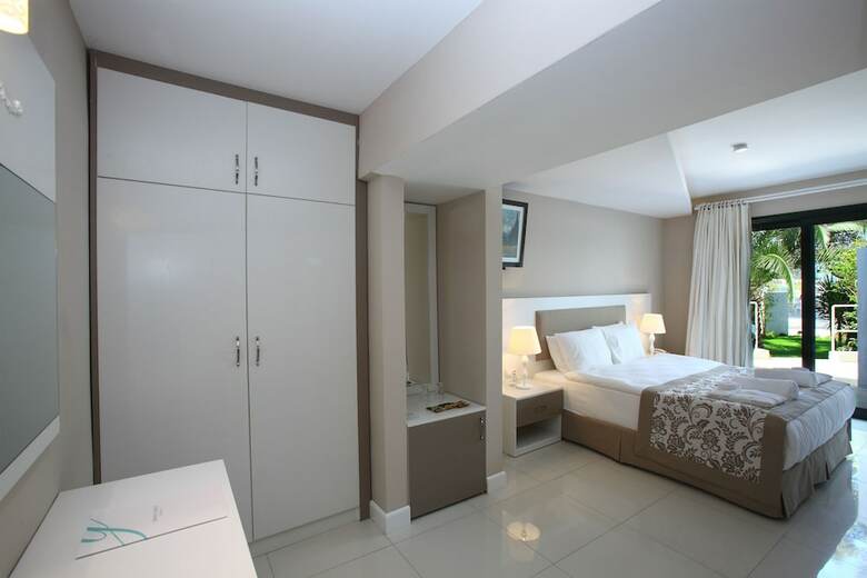 Hotel Grand Yaz?c? Torba Beach Club
