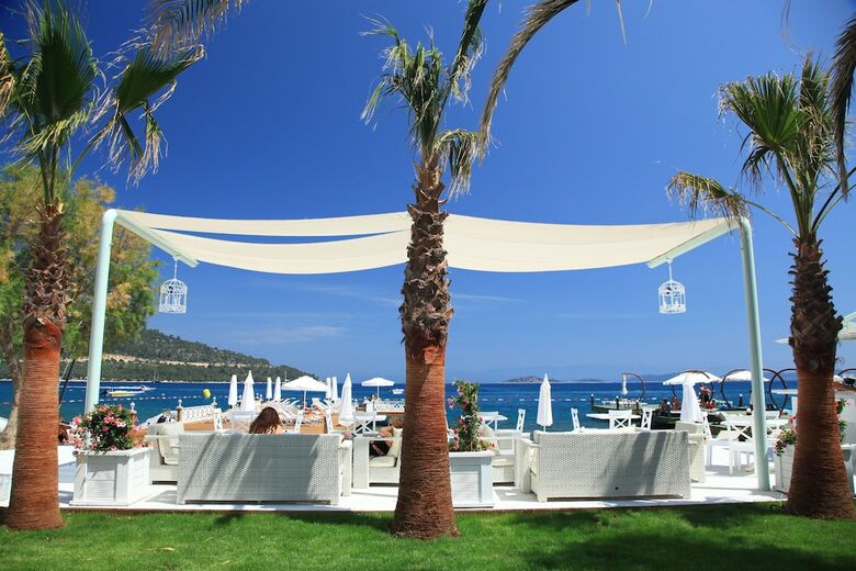Hotel Grand Yaz?c? Torba Beach Club