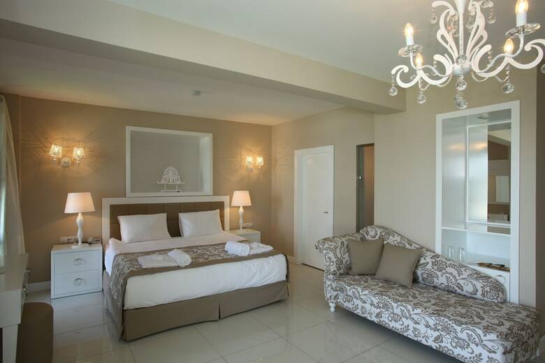 Hotel Grand Yaz?c? Torba Beach Club