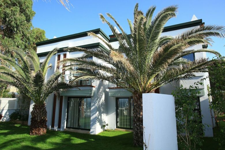 Hotel Grand Yaz?c? Torba Beach Club