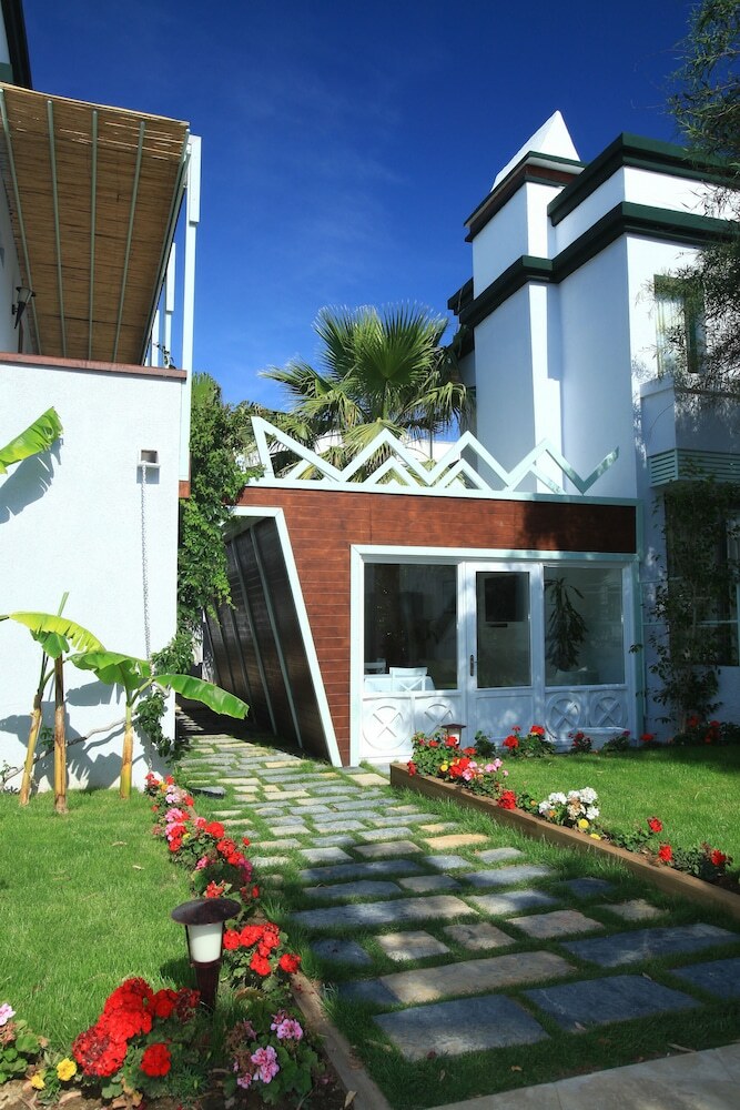 Hotel Grand Yaz?c? Torba Beach Club