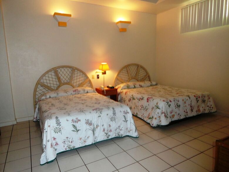Summer Holiday Hotel