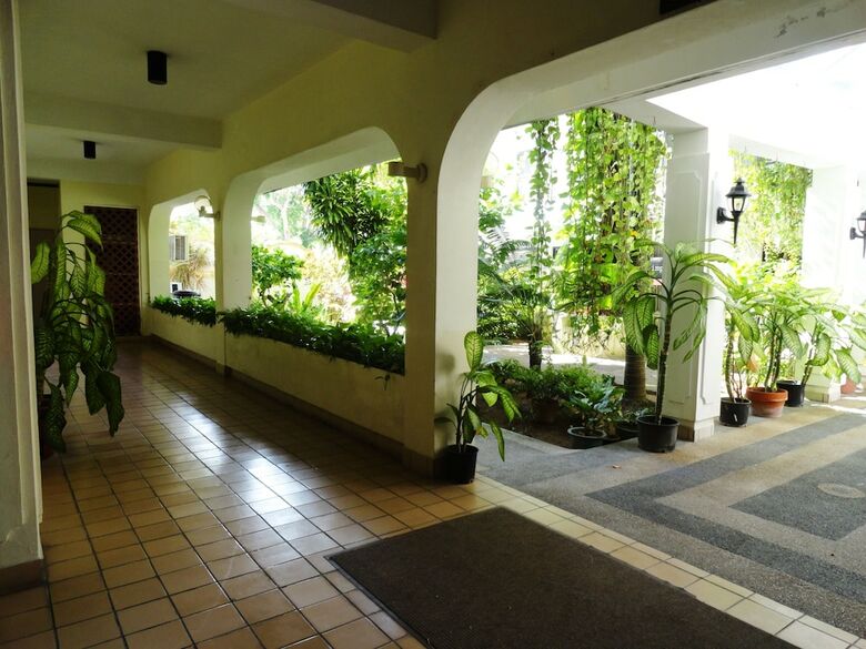 Summer Holiday Hotel