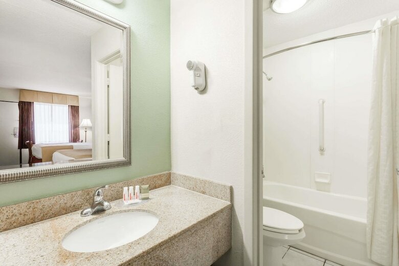 Hotel Super 8 By Wyndham Garysburg/roanoke Rapids
