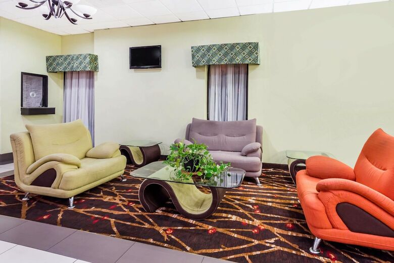 Hotel Super 8 By Wyndham Garysburg/roanoke Rapids