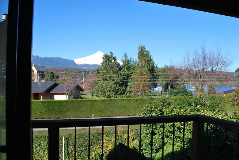 Frontera Pucon Hostel B&B