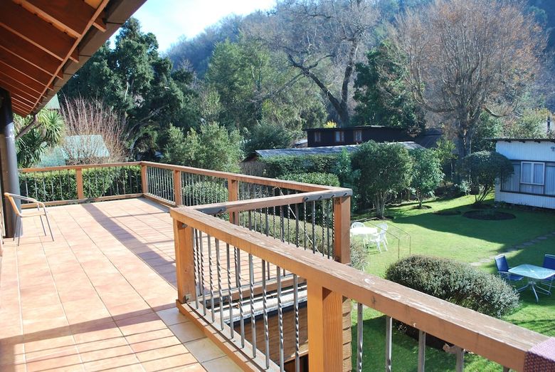 Frontera Pucon Hostel B&B