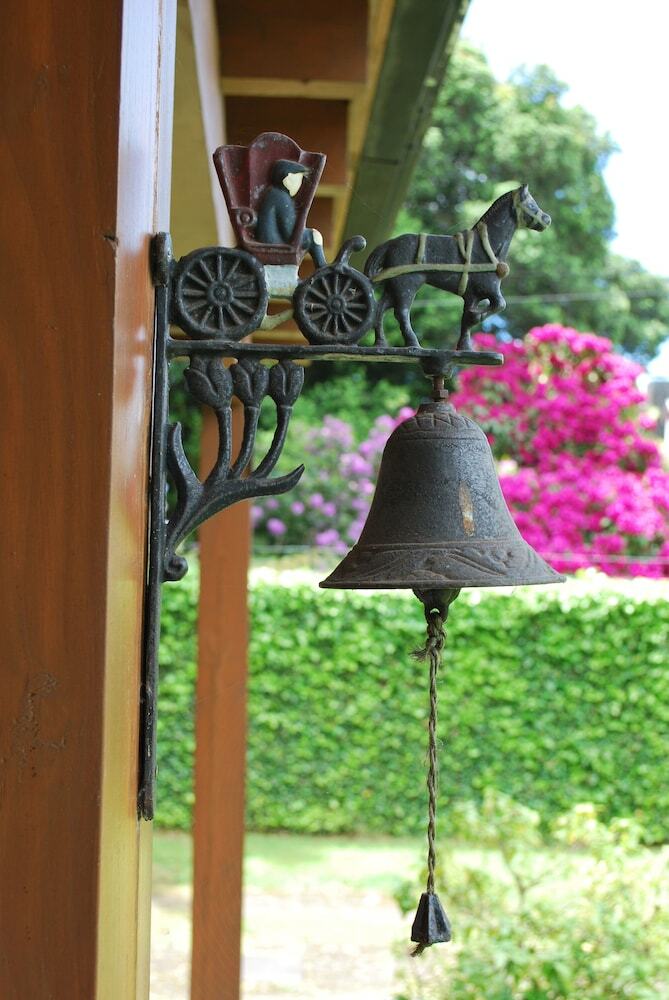 Frontera Pucon Hostel B&B