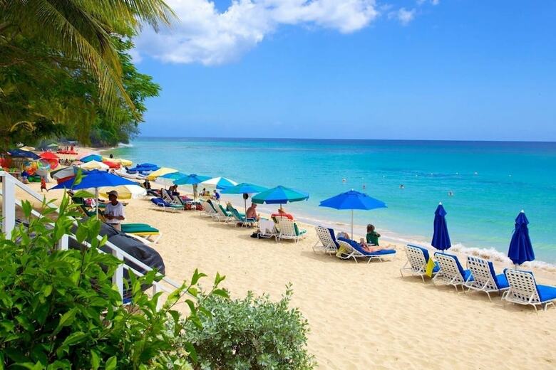 Mullins Villa/chrystal Heights Apartments Barbados