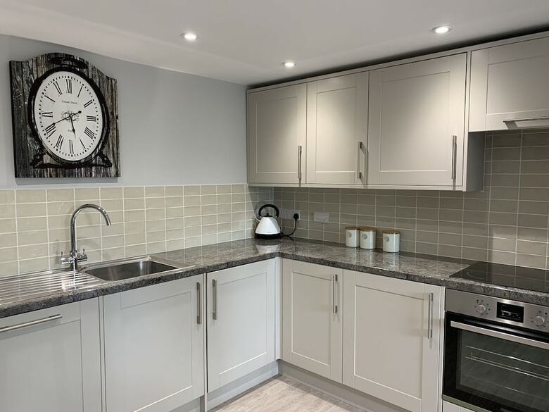 Stunning 1-bed Apartment In Newmarket