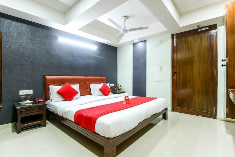 Hotel Seven