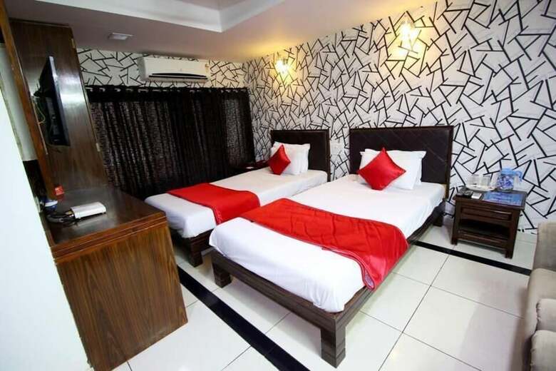 Hotel Seven