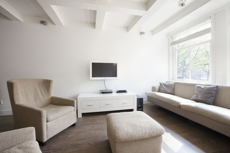 Charles Apartment