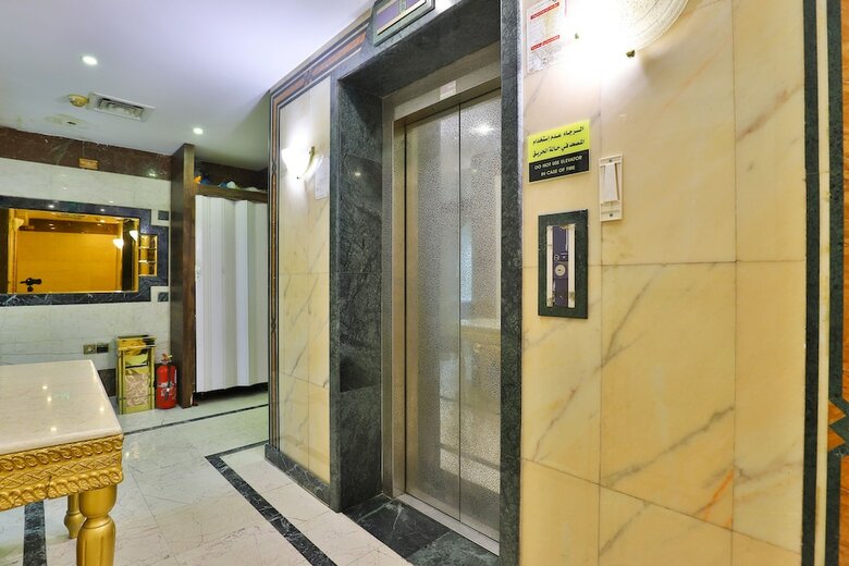 Oyo 446 Mas Hotel