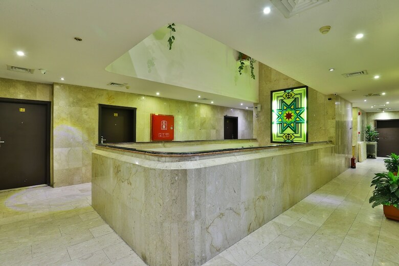 Oyo 446 Mas Hotel