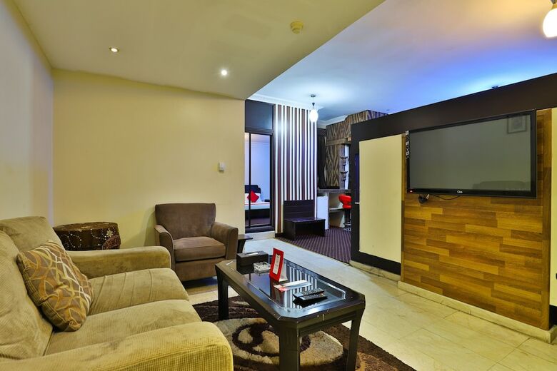 Oyo 446 Mas Hotel
