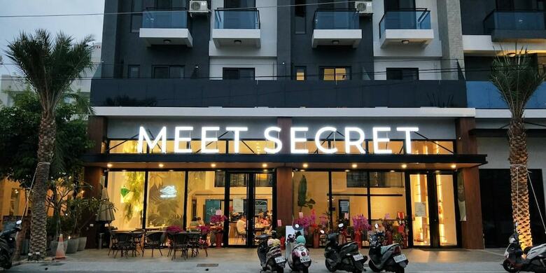 Hotel Meet Secret